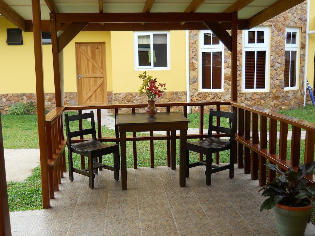 Marfi Inn كويتا الغرفة الصورة